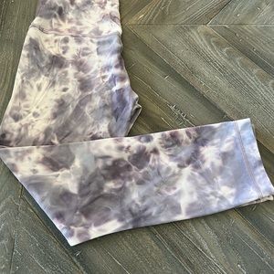 Lululemon Leggings Size 4 Good shape! 🩷